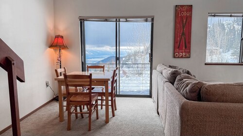 Ski-In/Ski-Out | Schweitzer Mountain Views