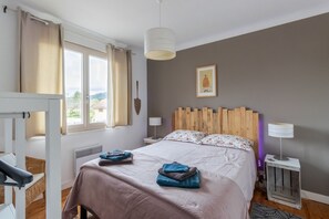 3 habitaciones, tabla de planchar con plancha y wifi gratis 