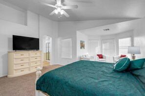 4 slaapkamers, een bureau, een strijkplank/strijkijzer, wifi