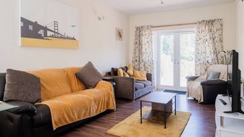 Ferienhaus | Wohnbereich | Fernseher