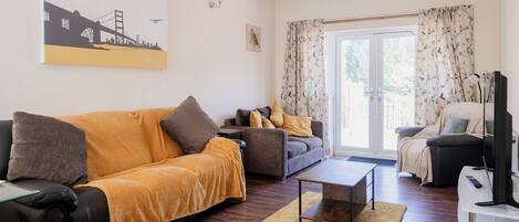 Ferienhaus | Wohnbereich | Fernseher