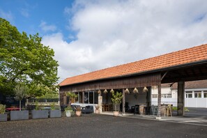 Exterior - Gîte de l'École des Gourmands – Comfort, On-Site Restaurant & Charm in Dordogne (Moulin-Neuf)