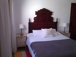 3 bedrooms, iron/ironing board, free WiFi, bed sheets - Villa 'Camp De L'Alzina' with Mountain View, Wi-Fi and Air Conditioning (Illes Balears)
