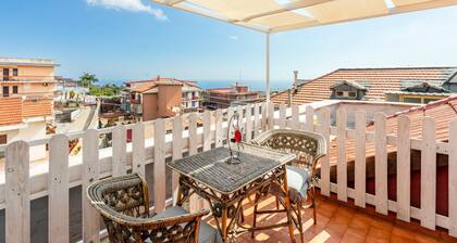 Apartment 'Reale' with Private Terrace, Wi-Fi and Air Conditioning