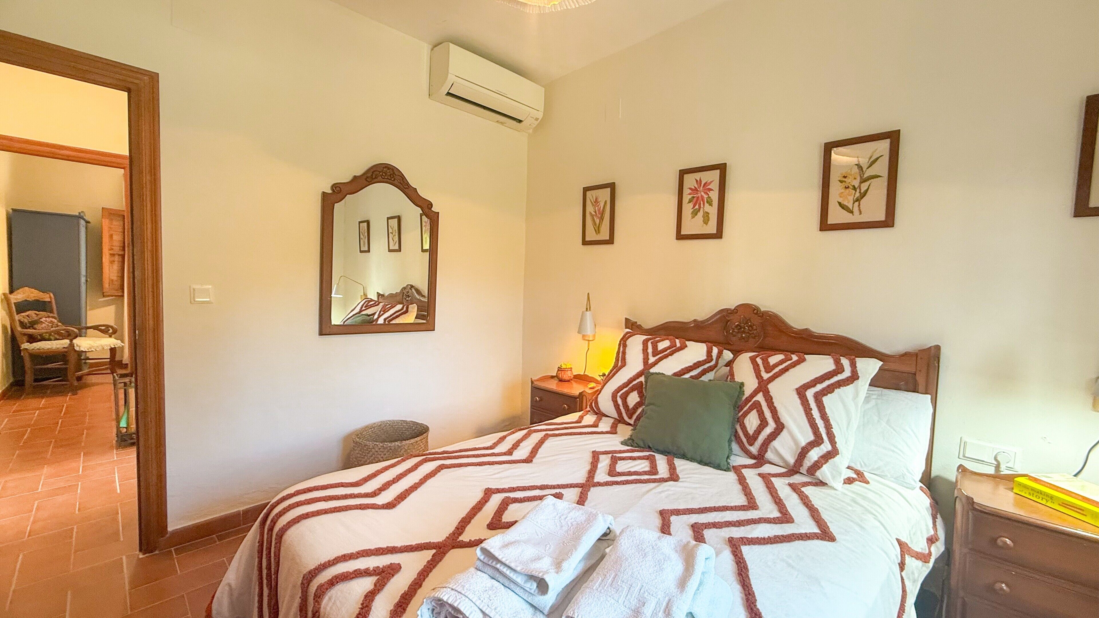 2 室のベッドルーム、アイロン / アイロン台、WiFi (無料)、ベッドシーツ