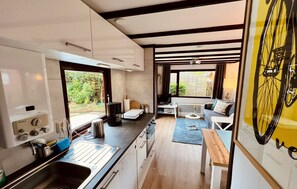 Microondas, horno, placa de cocina, lavavajillas