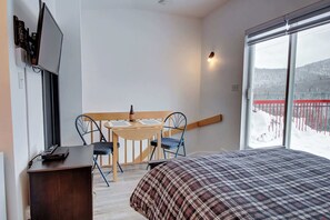 1 habitación, wifi y ropa de cama