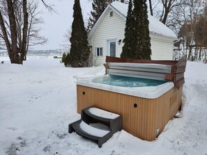 Bain à remous extérieur