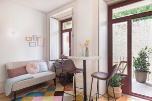 Interior - Loureiro 140 (Porto)