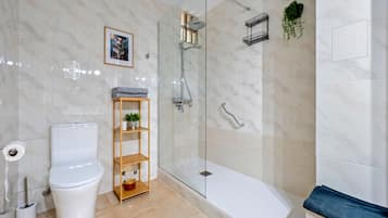 Doccia, asciugacapelli, asciugamani