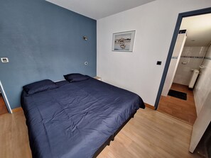 8 Schlafzimmer, Bügeleisen/Bügelbrett, WLAN, Bettwäsche