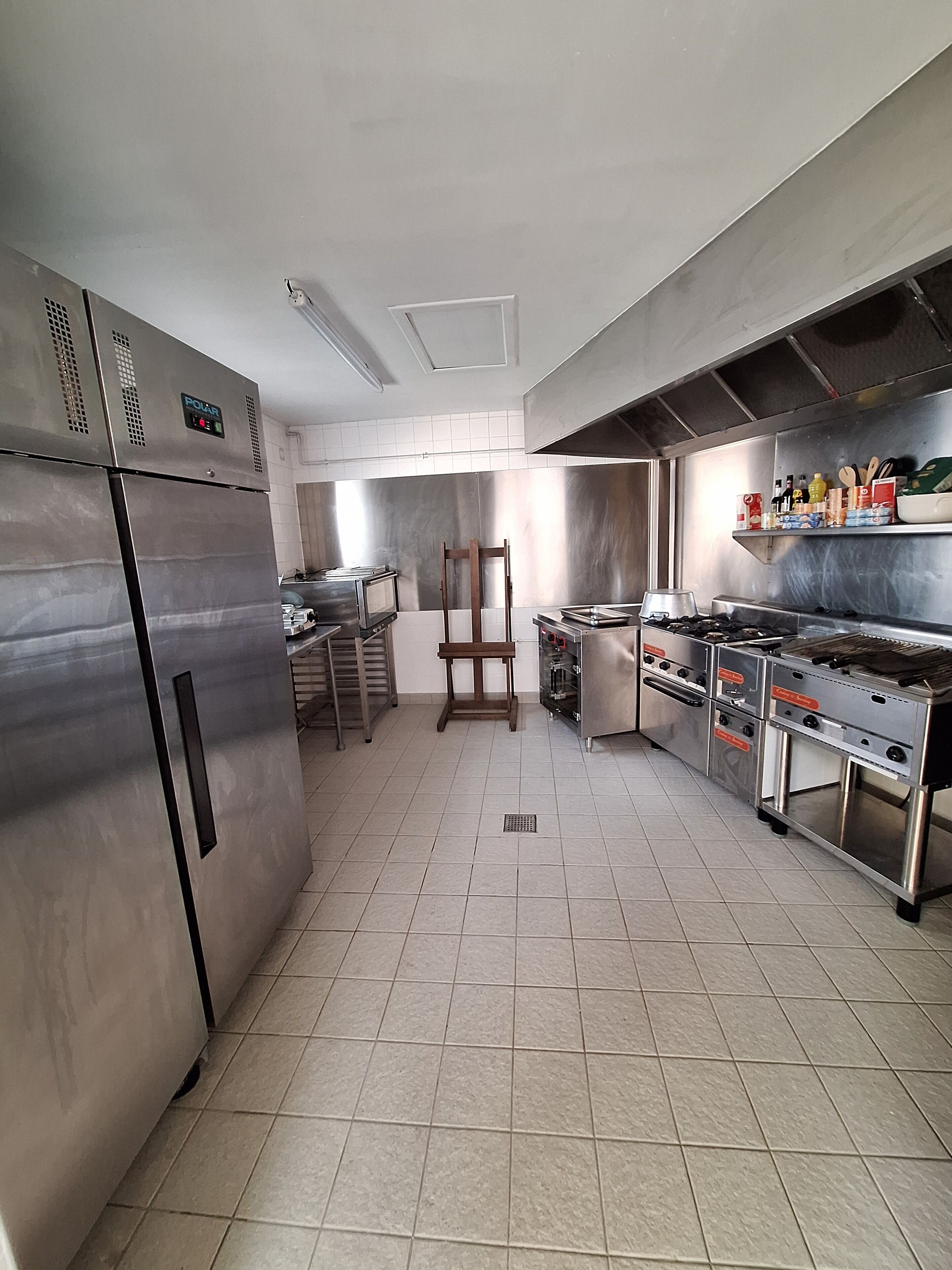 Microondas, horno, parrilla de estufa y lavavajillas 