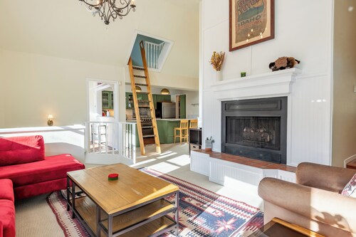 109A  Buss Elle - New Spacious Property in Great West Ketchum Location