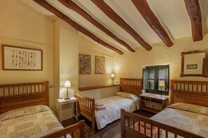 4 chambres, accès au Wi-Fi (inclus), literie fournie