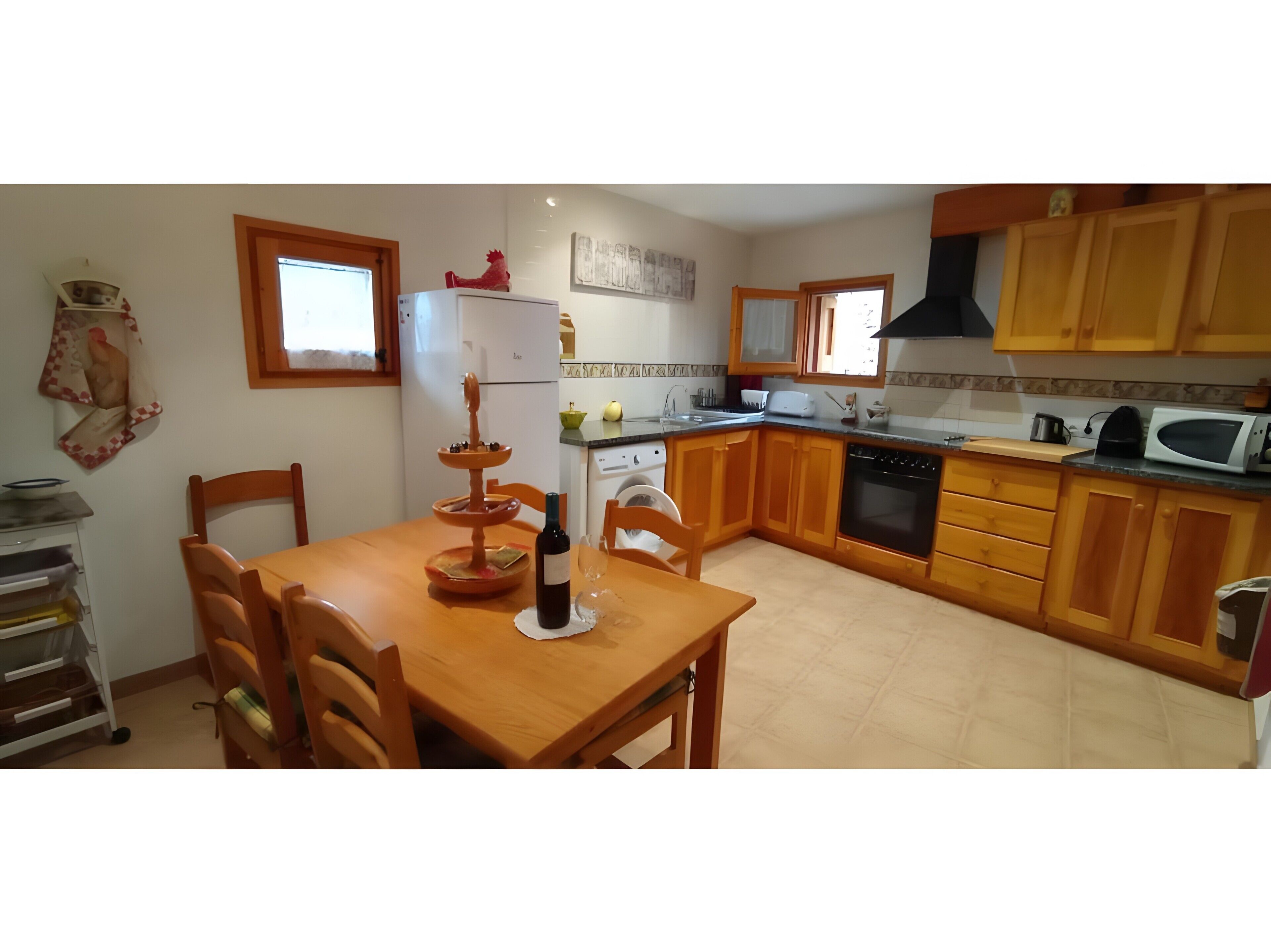 Køleskab, mikrobølgeovn, ovn, kogeplade