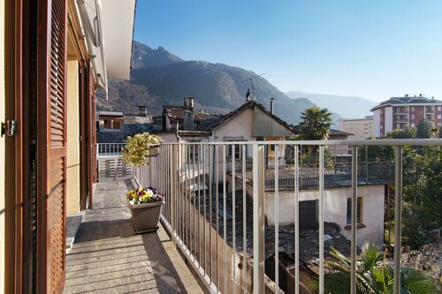 Apartment 'Bossi View' with Mountain View, Wi-Fi and Air Conditioning