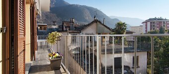 Apartment 'Bossi View' with Mountain View, Wi-Fi and Air Conditioning