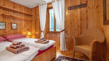 1 bedroom, free WiFi, bed sheets