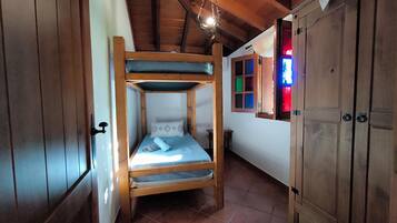 2 soverom, strykejern/-brett, wi-fi (inkludert) og sengetøy