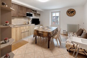 Dining - Apartment Gg 1 – Central Livigno, Includes Gold Discount Card for Local Services (Livigno)