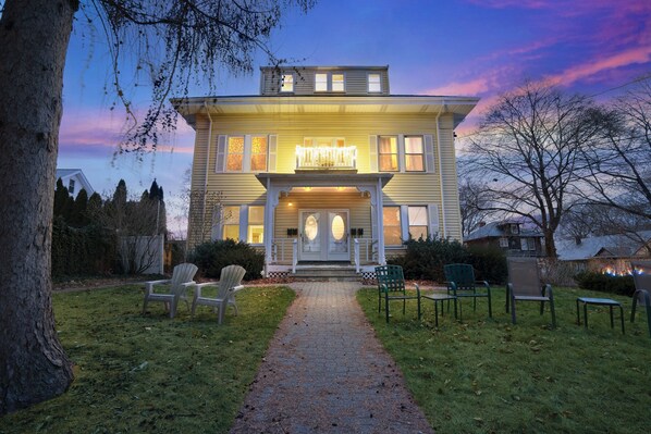 Condo, 2 Bedrooms | Exterior - Charming Belmont Condo Near Boston 2 Bedroom Condo (Belmont)