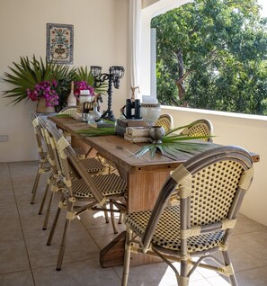 Outdoor dining