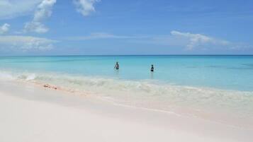 House, 2 Bedrooms | Beach