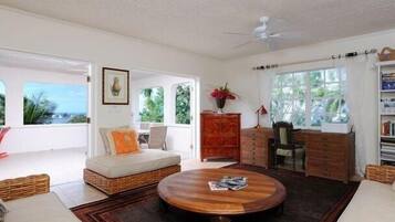 House, 2 Bedrooms | Ruang tamu