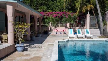 House, 2 Bedrooms | Pool