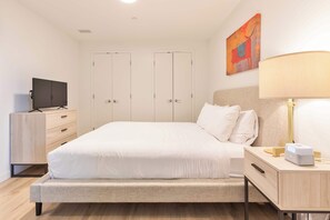 1 bedroom, desk, iron/ironing board, WiFi