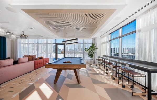 Game room - Gorgeous Apt with Kitchen and Gym (Boston, MA)