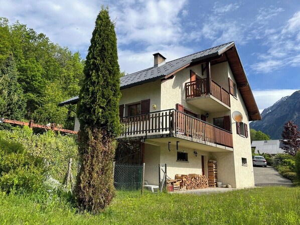 Exterior - CHARMING CHALET - SLEEPS 6 (Allemont)