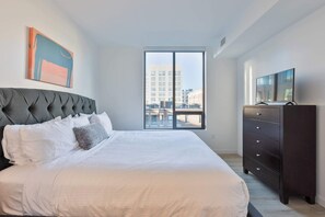 1 bedroom, desk, iron/ironing board, WiFi