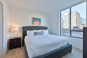1 bedroom, desk, iron/ironing board, WiFi - Luxury Apt with Kitchen in Fenway (Boston, MA)