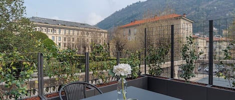 Appartement, balkon | 1 slaapkamer, luxe beddengoed, donzen dekbedden