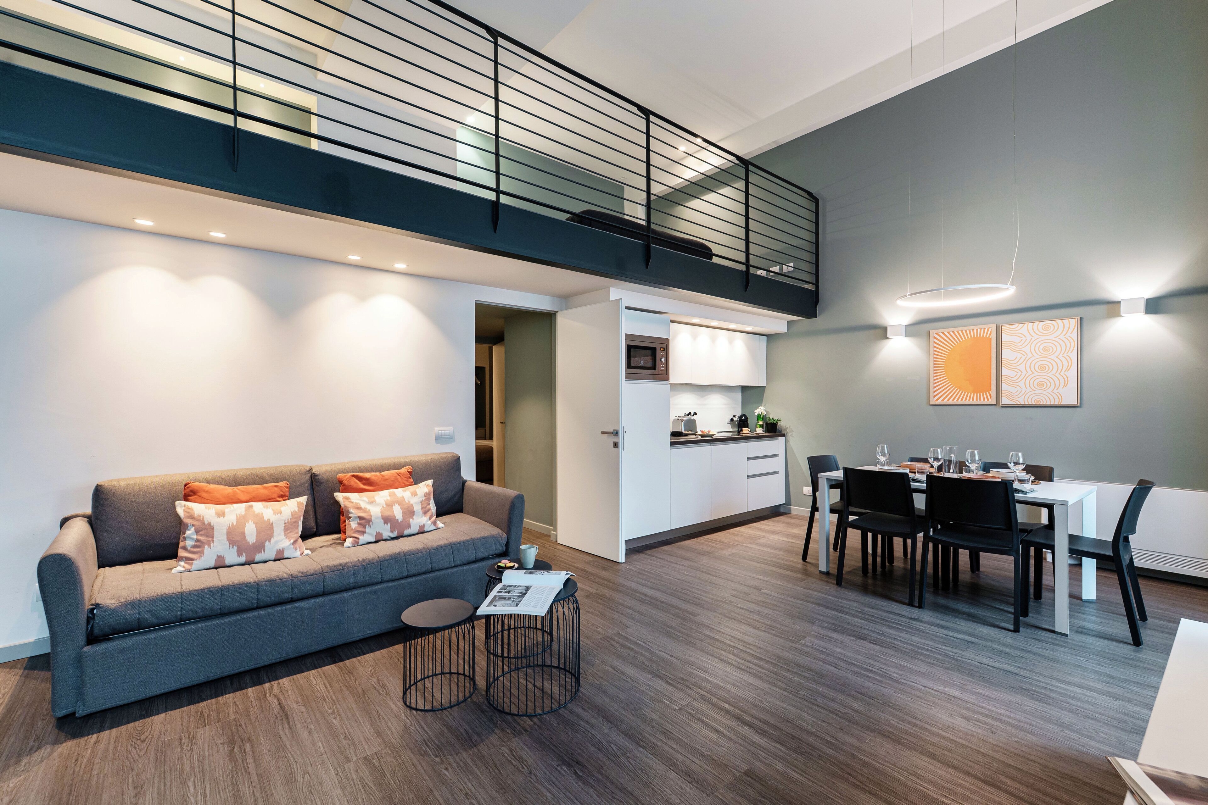 อพาร์ทเมนท์ | บริเวณนั่งเล่น | ทีวีจอแบน 30 นิ้ว พร้อมช่องดิจิตอล