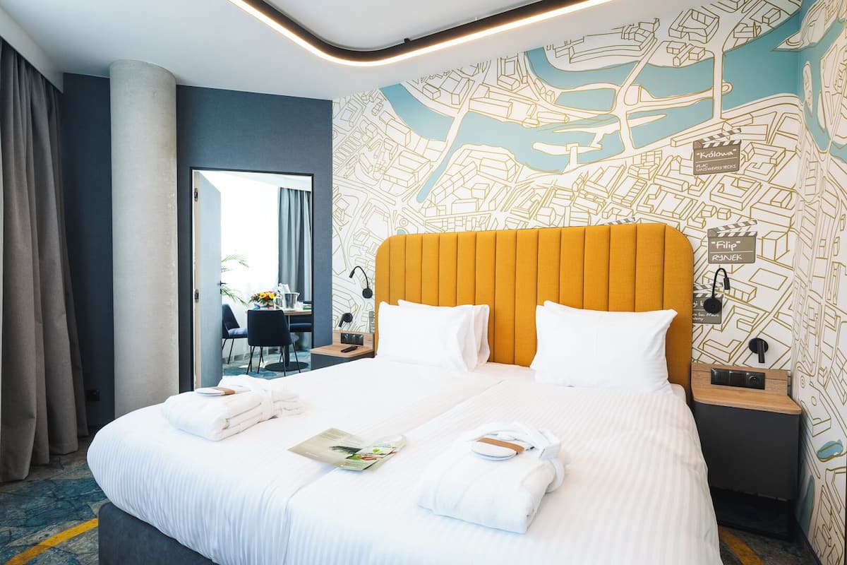 Family Suite | 1 bedroom, desk, laptop workspace, blackout curtains
