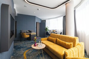 Family Suite | Living area | Printers - Focus Hotel Premium Wrocław (Wroclaw)