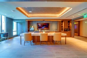 Unclassified image, 2 of 28, button