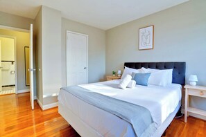 2 bedrooms, desk, iron/ironing board, WiFi