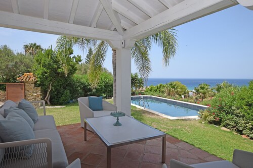Recently renovated villa overlooking the coast of Atlanterra, for 8 pax.
