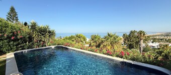 Recently renovated villa overlooking the coast of Atlanterra, for 8 pax.
