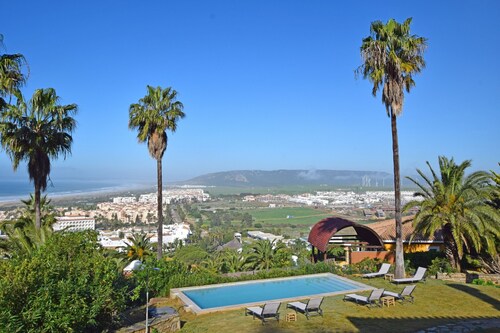 Renovated villa, with comfortable style, large garden and swimming pool for 10pax.