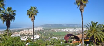 Renovated villa, with comfortable style, large garden and swimming pool for 10pax.