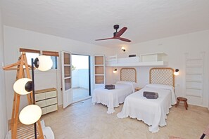 4 bedrooms, iron/ironing board, free WiFi, bed sheets