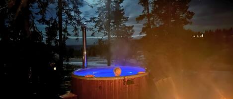 Cabin, 4 Bedrooms, Patio, Mountain View | Outdoor spa tub