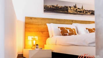 2 bedrooms, iron/ironing board, travel cot, WiFi