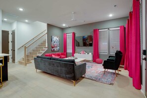 テレビ、書斎 / ワークスペース