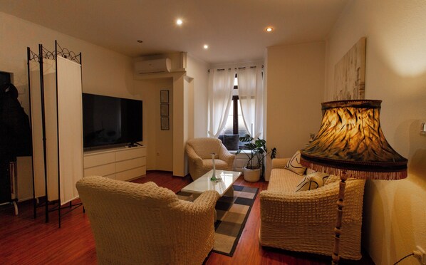 Televisión de pantalla plana