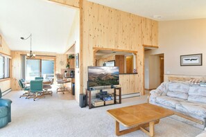 TV connectée, cheminée